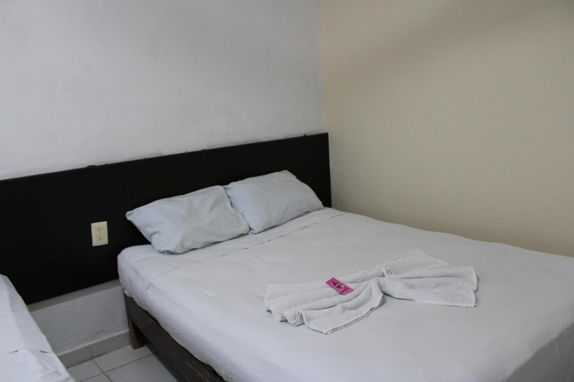 Oyo Hotel Colibri Chetumal Exteriör bild
